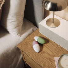 Comprar LELO Siri 3 Pistachio Cream – Masajeador Innovador Con Tecnología SoundSense Para Estimulación Personalizada-Noxtic